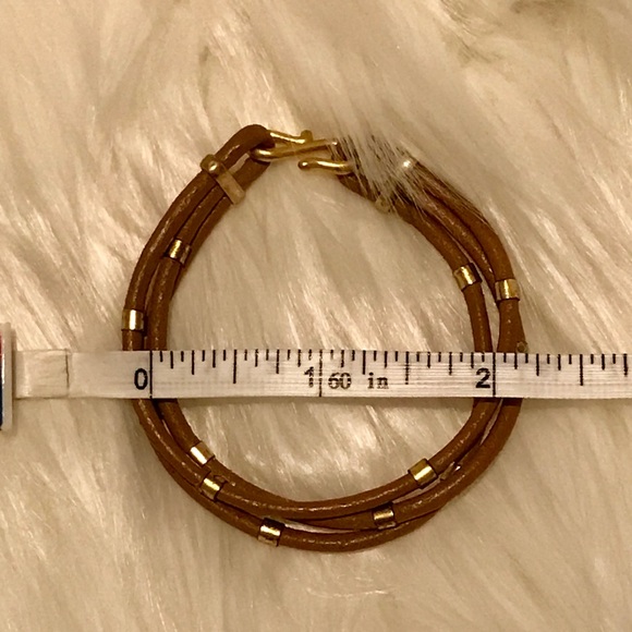 Small caramel leather bracelet with gold accents - Picture 4 of 6